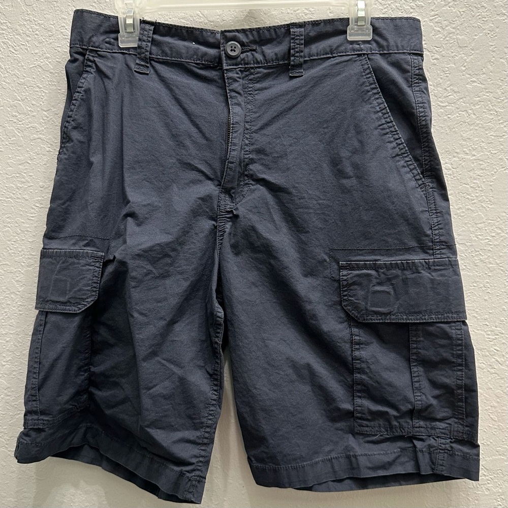 NWOT~Men’s Navy Blue Cargo Shorts, size 32, 10.5” inseam